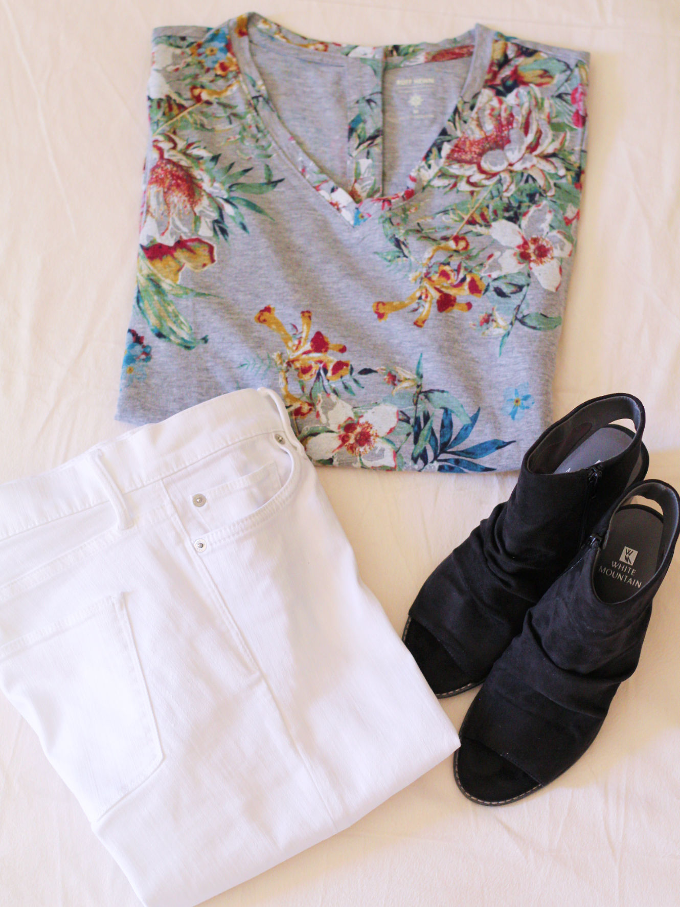 Floral Tee/White Jeans/Spring Outfit Idea #spingoutfits #fashionover40 #flatlay